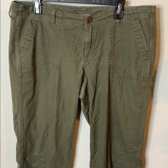 Women’s North Face Recreation Roll-Up Pants - Picture 2 of 8